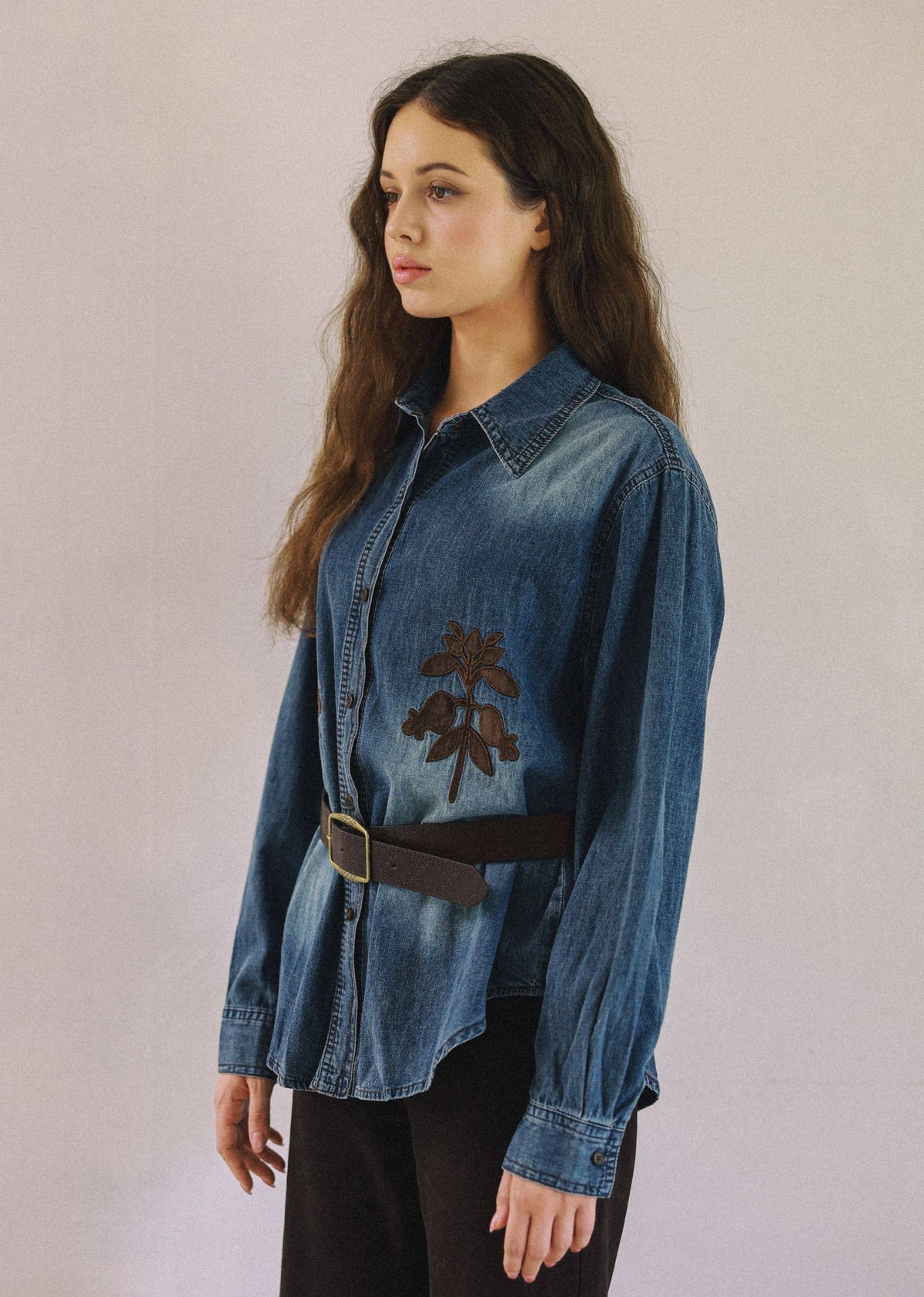 blisblis - Floral Appliqué Denim Shirt B0052