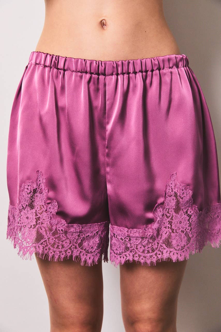 ELASTIC WAIST MID RISE LACE TRIM SHORTS: Black / XS