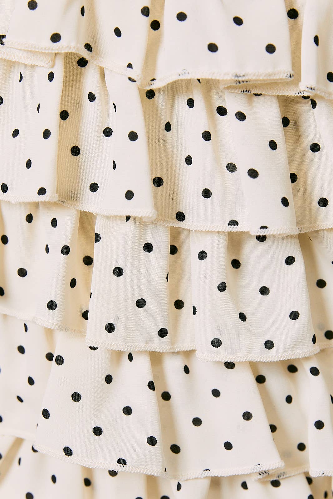 JOANNE SHORT: WHITE-BLACK DOT