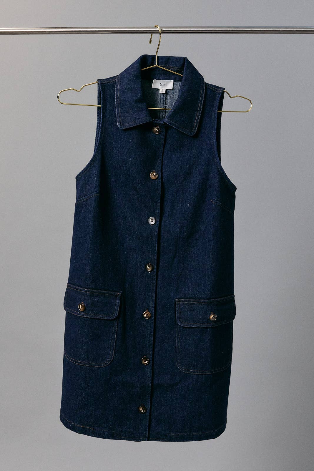 COLLARED SLEEVELESS BUTTON DOWN DENIM DRESS: INDIGO / L