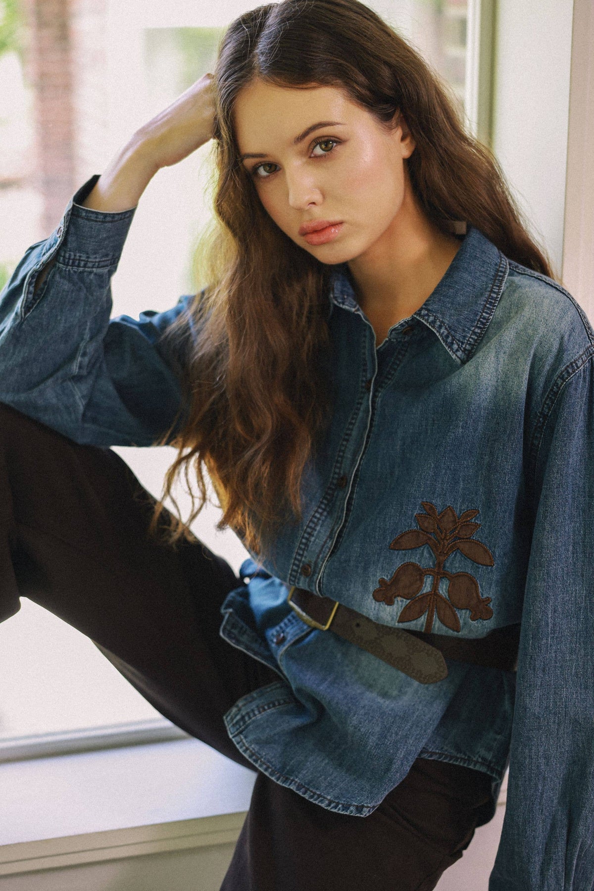 blisblis - Floral Appliqué Denim Shirt B0052