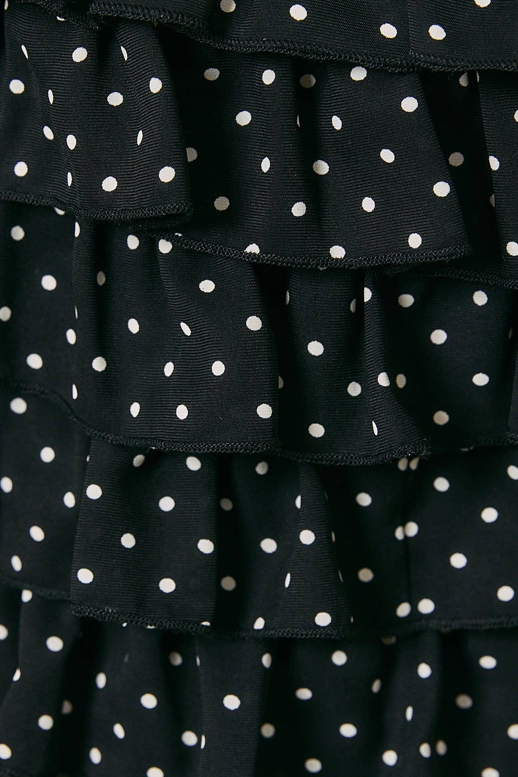 JOANNE SHORT: WHITE-BLACK DOT