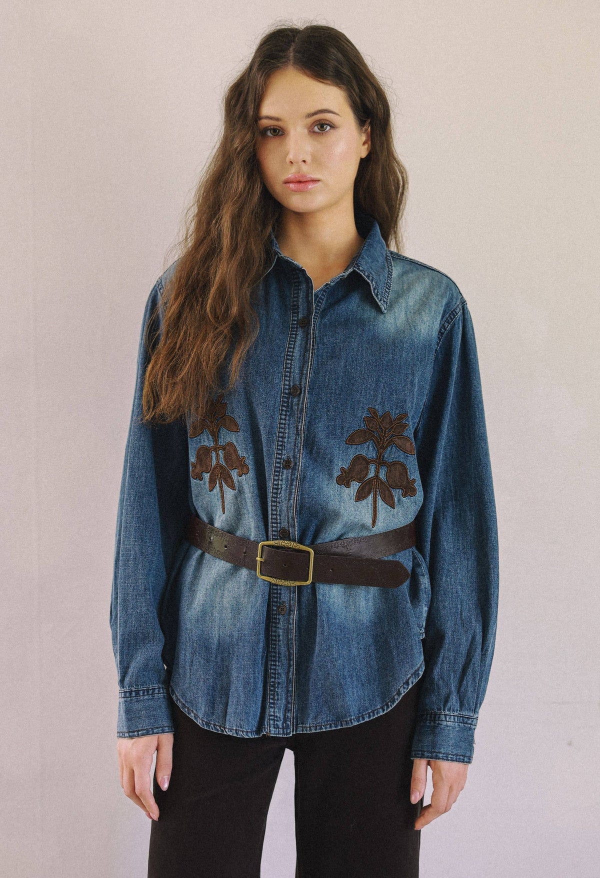 blisblis - Floral Appliqué Denim Shirt B0052