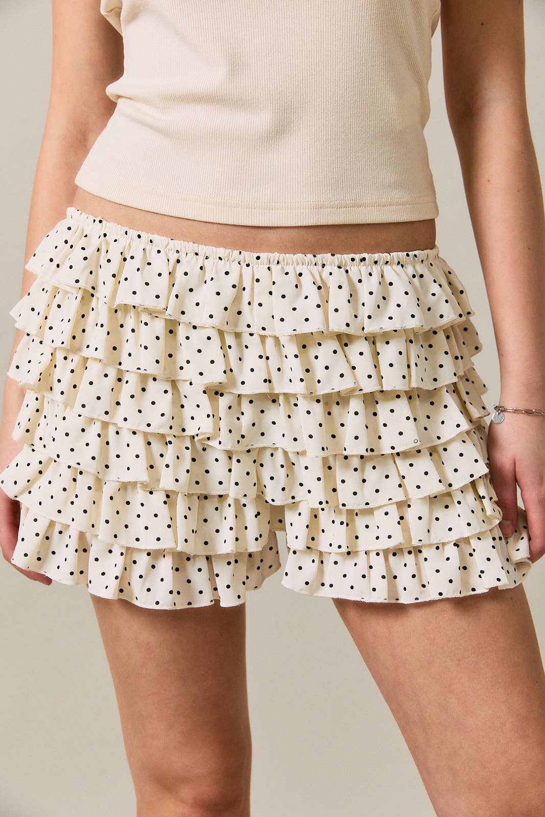 JOANNE SHORT: WHITE-BLACK DOT