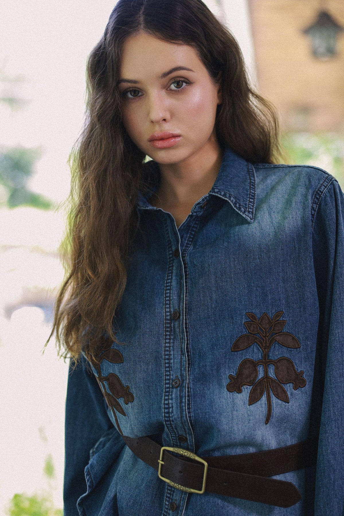 blisblis - Floral Appliqué Denim Shirt B0052